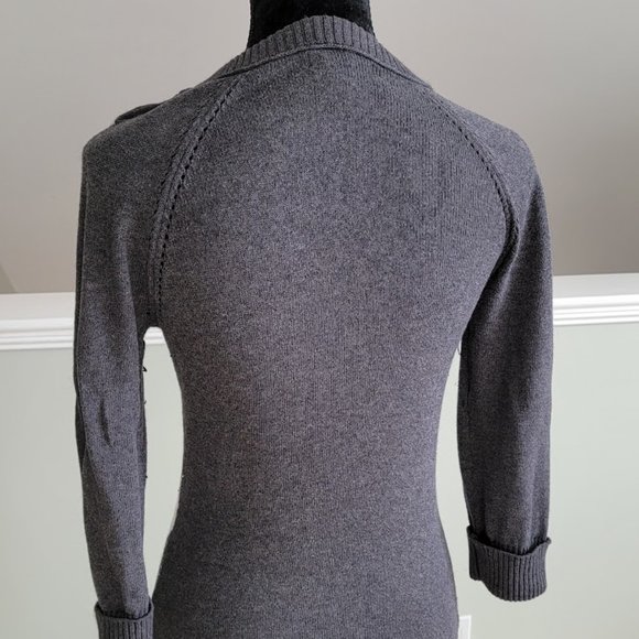 Banana Republic Silver Sequins Argyle Grey Sweater Size Small - Picture 3 of 7